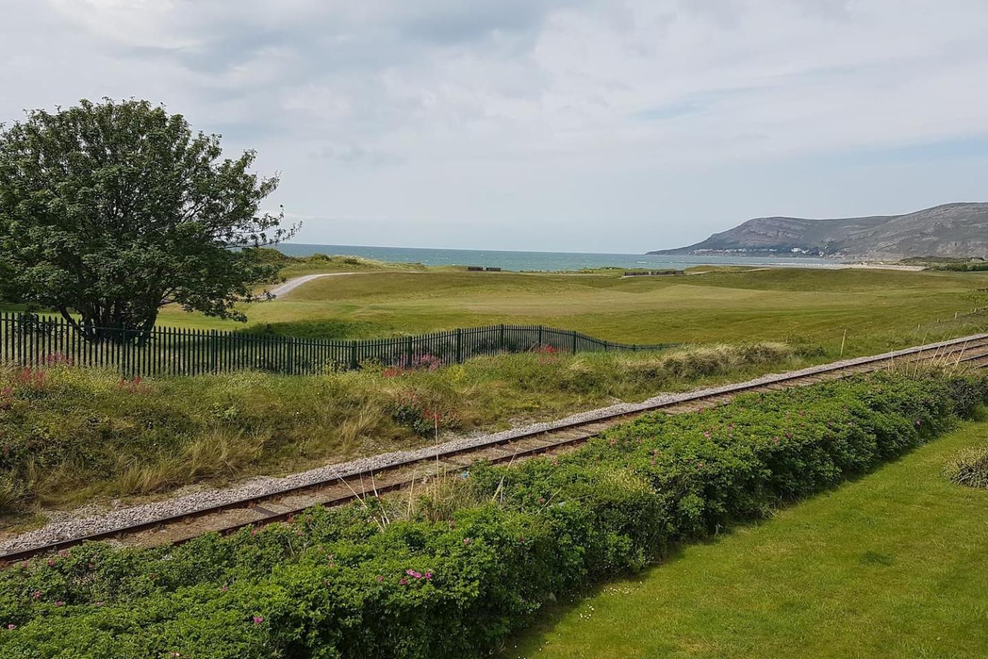 3 Bedroom Deganwy Sea View Beach House Ll31 Exterior photo