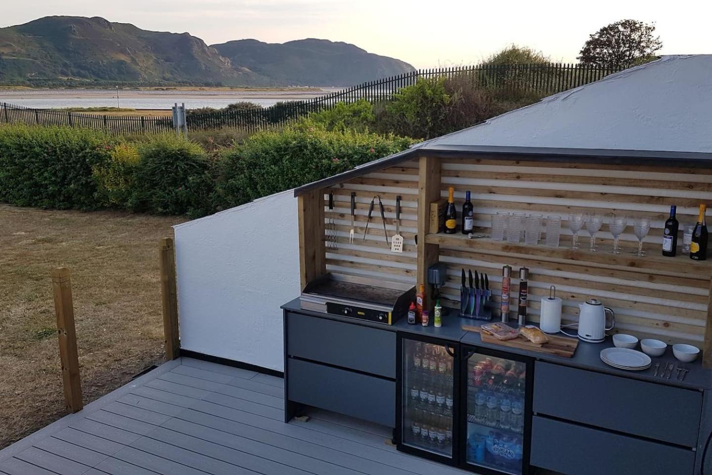 3 Bedroom Deganwy Sea View Beach House Ll31 Exterior photo